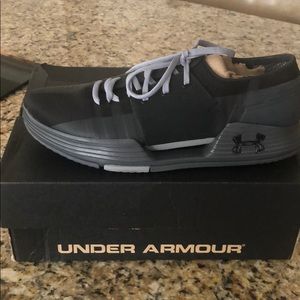 Under armor tennis shoes